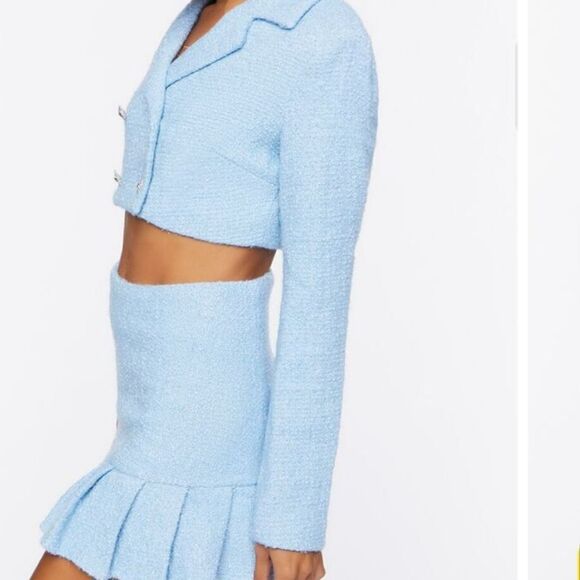 BRAND NEW WOVEN TWEED BLAZER FEATURING A CROPPED LENGTH, NOTCHED LABELS SETS - Picture 13 of 16